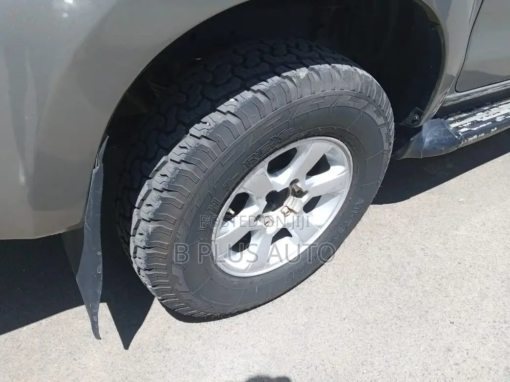 Isuzu D-MAX 2017 Gray