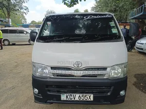 Toyota HiAce 2013 White