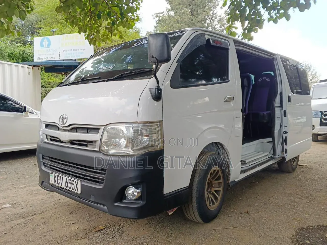 Toyota HiAce 2013 White