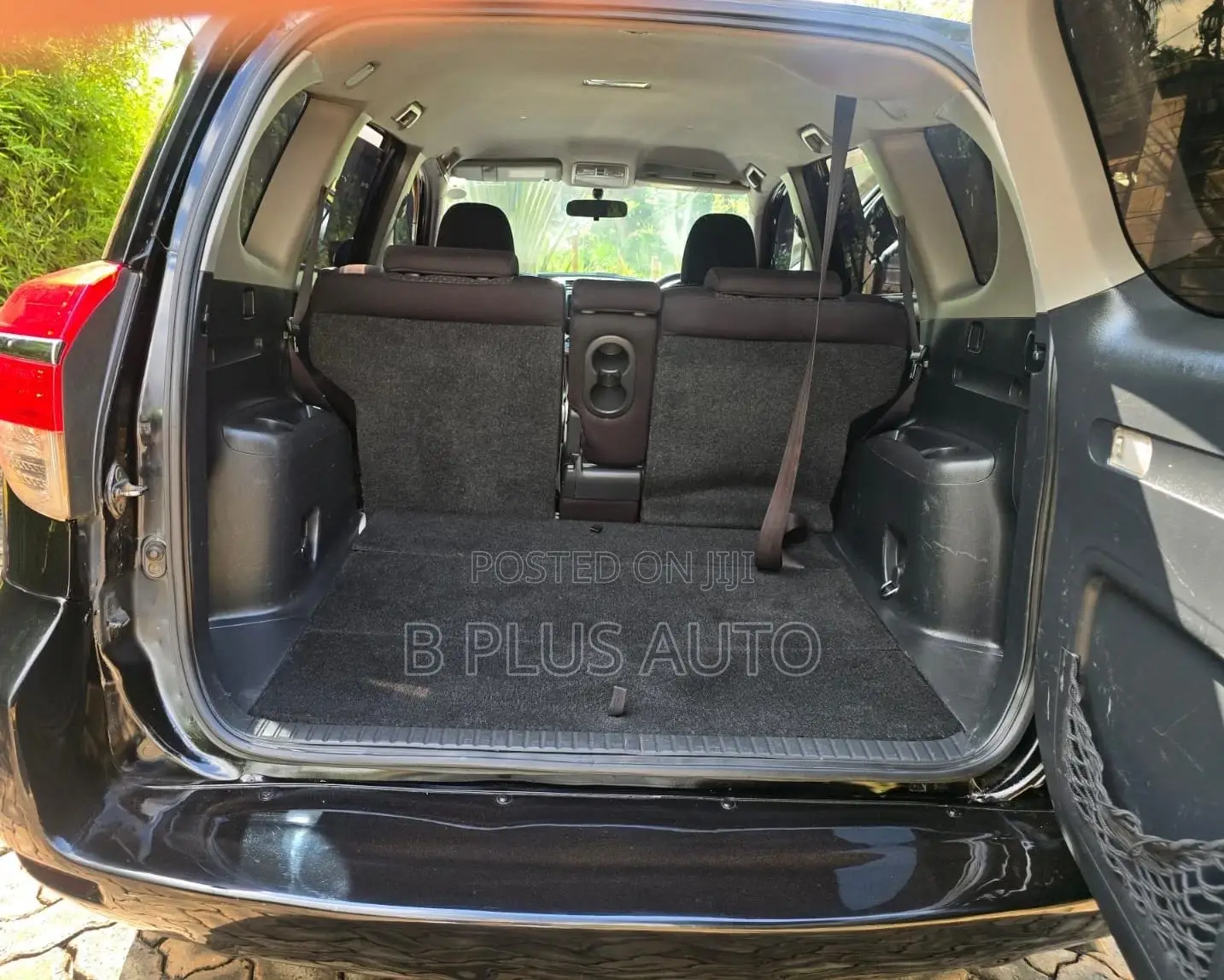 Toyota Vanguard 2012 Black