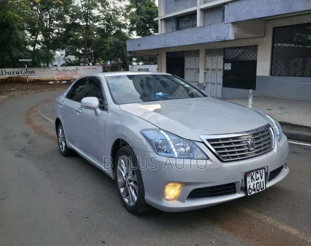 Toyota Crown 2012 Silver