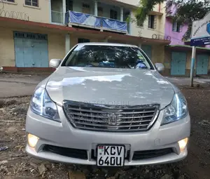 Toyota Crown 2012 Silver
