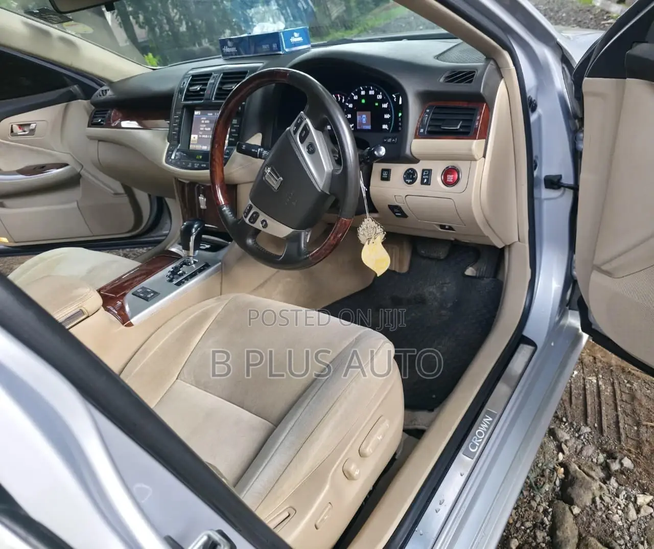Toyota Crown 2012 Silver
