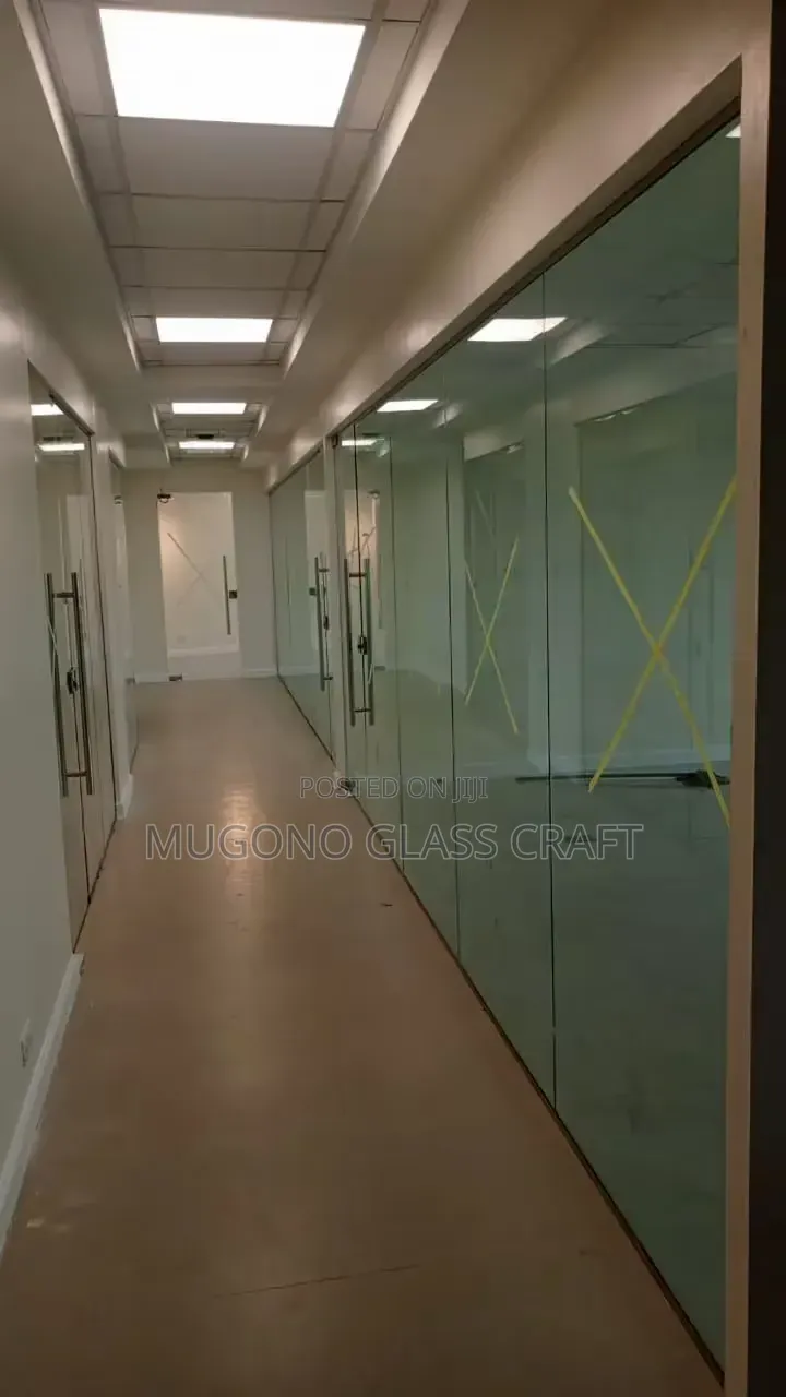 Frameless Office Partitioning