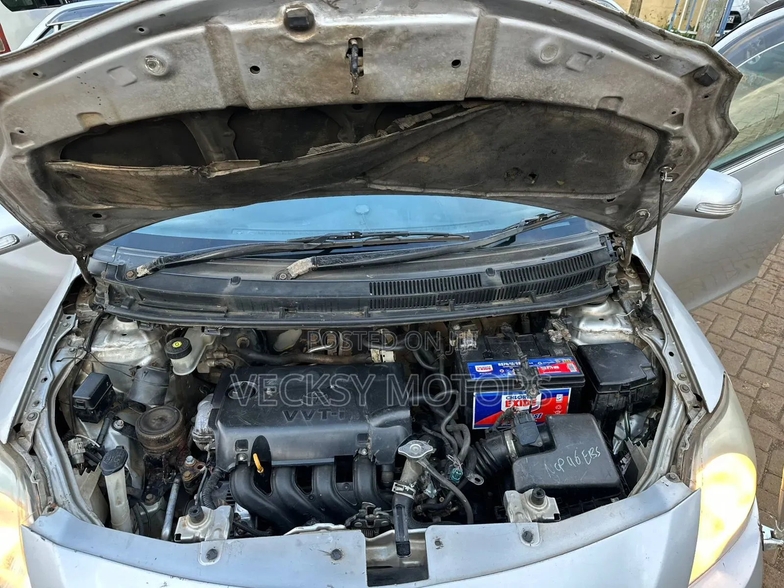 Toyota Belta 2011 Silver