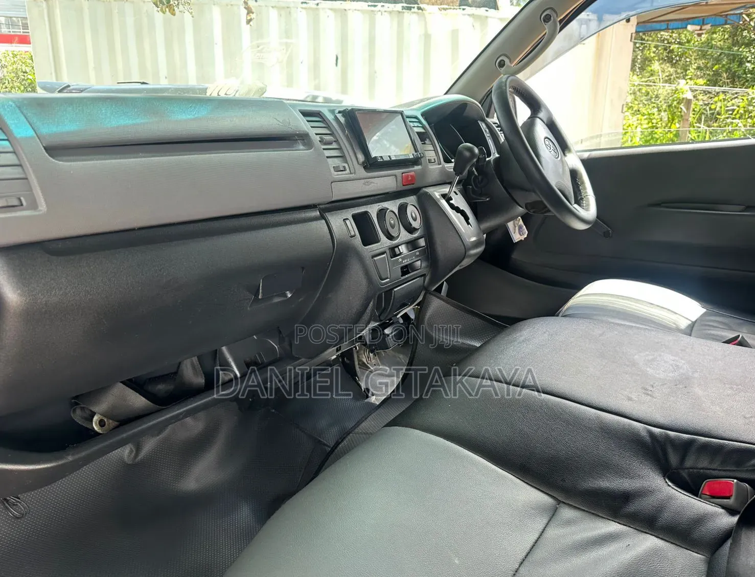 Toyota HiAce 2009 Silver