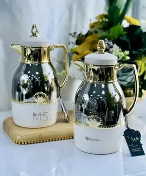 Feenik Double-Walled Insulated Vacuum Flasks With Gold Accent Details