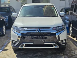 Mitsubishi Outlander SE FWD 2020 White