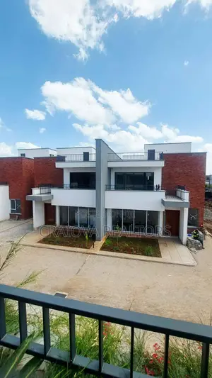 4bdrm Townhouse/Terrace in Phenom Estate for sale