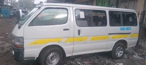 Toyota HiAce 2000 White