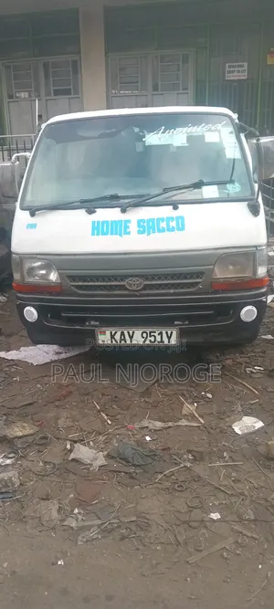 Toyota HiAce 2000 White