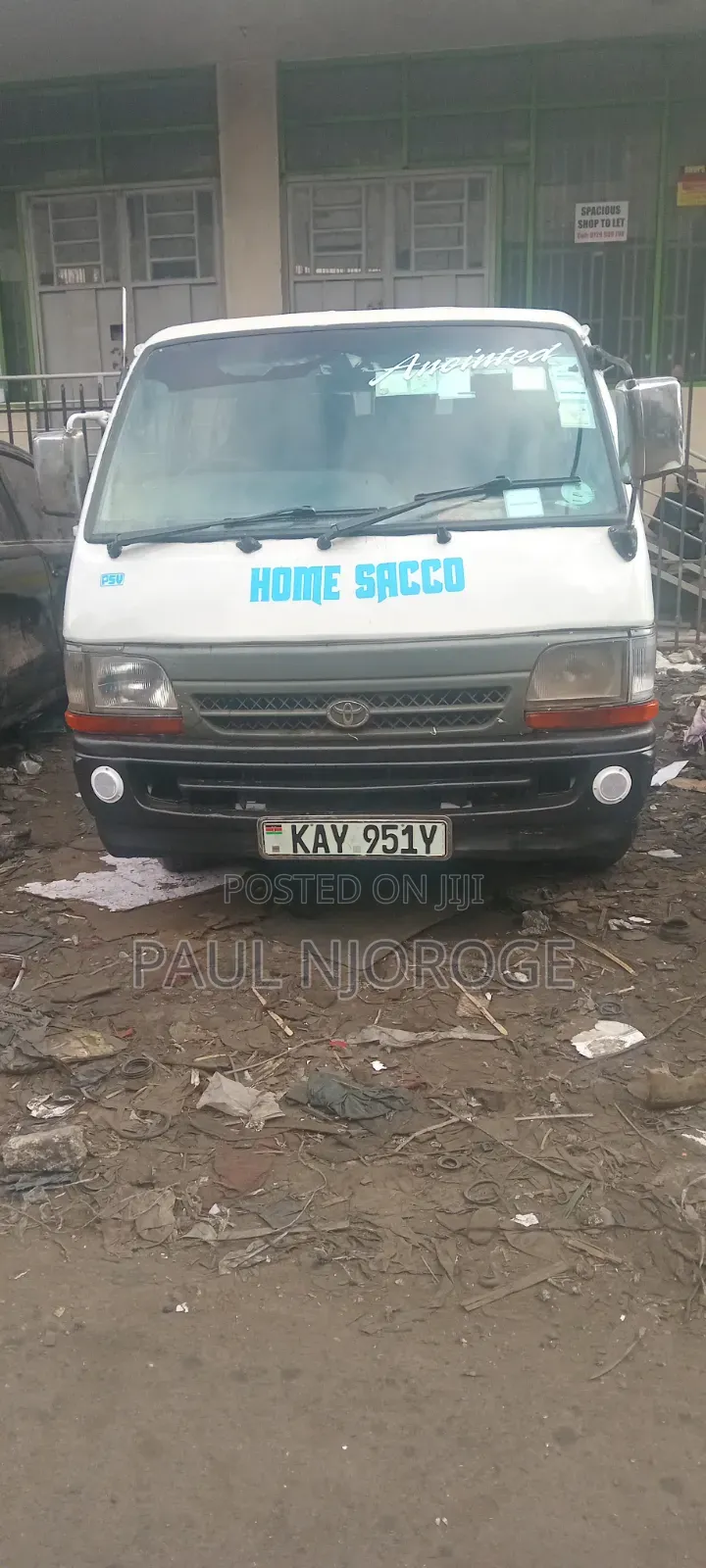 Toyota HiAce 2000 White