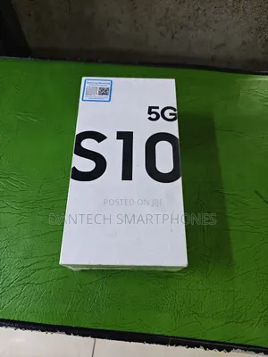 New Samsung Galaxy S10 5G 256 GB Gold