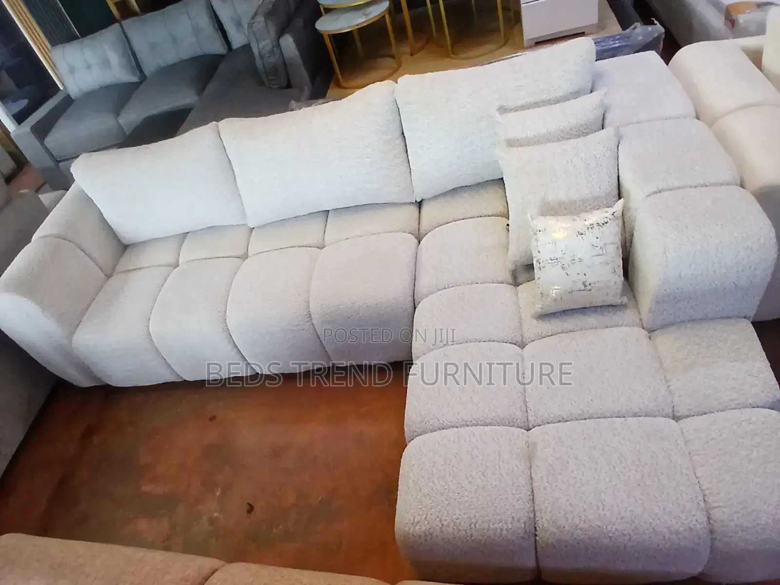 6 Seater Spacious Bubble L Shaped