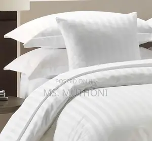 6*6 White Duvet Cover Set With Two Pillowcase and Flat Bedsheets*