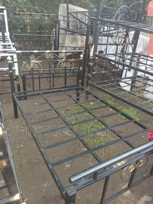 4 by 6 Metallic Bed Available at 7500
