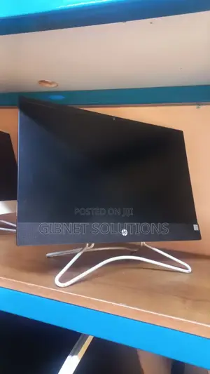 Desktop Computer HP 200 G4 22 All-in-One 8GB Intel Core i5 SSD 512GB