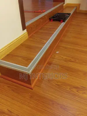 Strong Waterproof SPC Floors With Beautiful Wood Texture