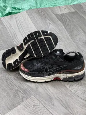 Nike Zoom Vomero Unisex Sizes 38 to 44