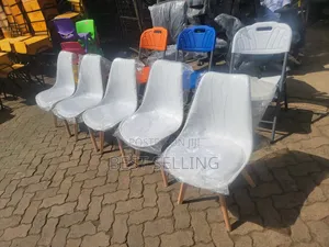 Best Padded With Wooden Stands Chairs