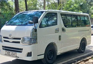 Toyota HiAce 2013 White