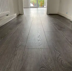 Laminate Flooring With Elegant Natural Wood Look