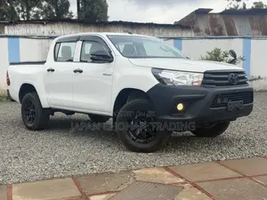 Toyota Hilux Revo Double Cab Deisel 2.4 RWD 2019 White