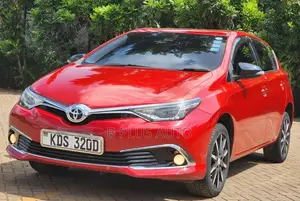 Toyota Auris 2017 Red