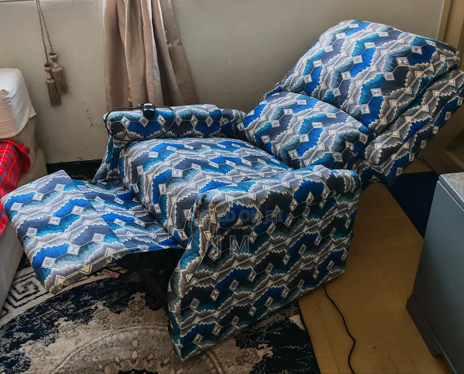 Riser / Recliner Seat