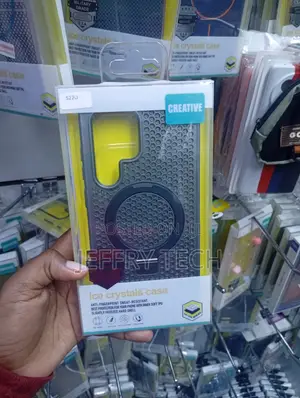 Samsung Galaxy S22 Ultra Integrated Kickstand Case