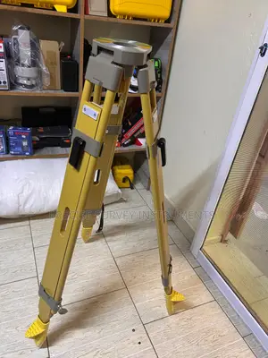 Professional Wooden Tripod for Total Station and Theodolite