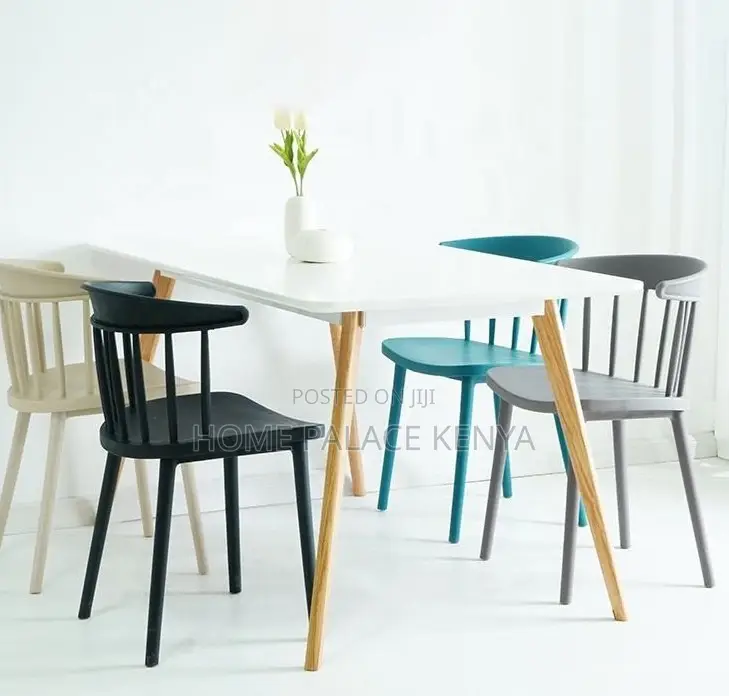 Plastic Chair: Lightweight Modern Plastic Leisure