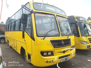 Mitsubishi Fuso Canter 2015 Yellow