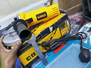 720w Dewalt 4" Electric Angle Grinder
