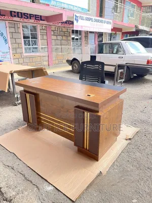 Ceo Executive Desk With Storage