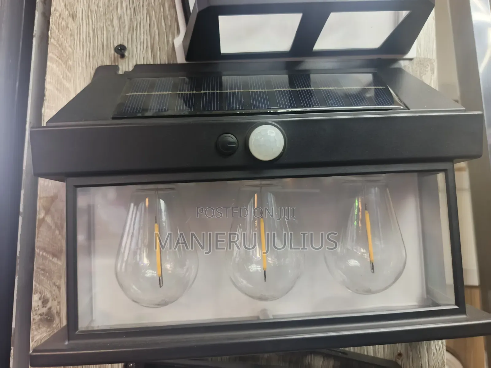 Outdoor Solar Wall Light
