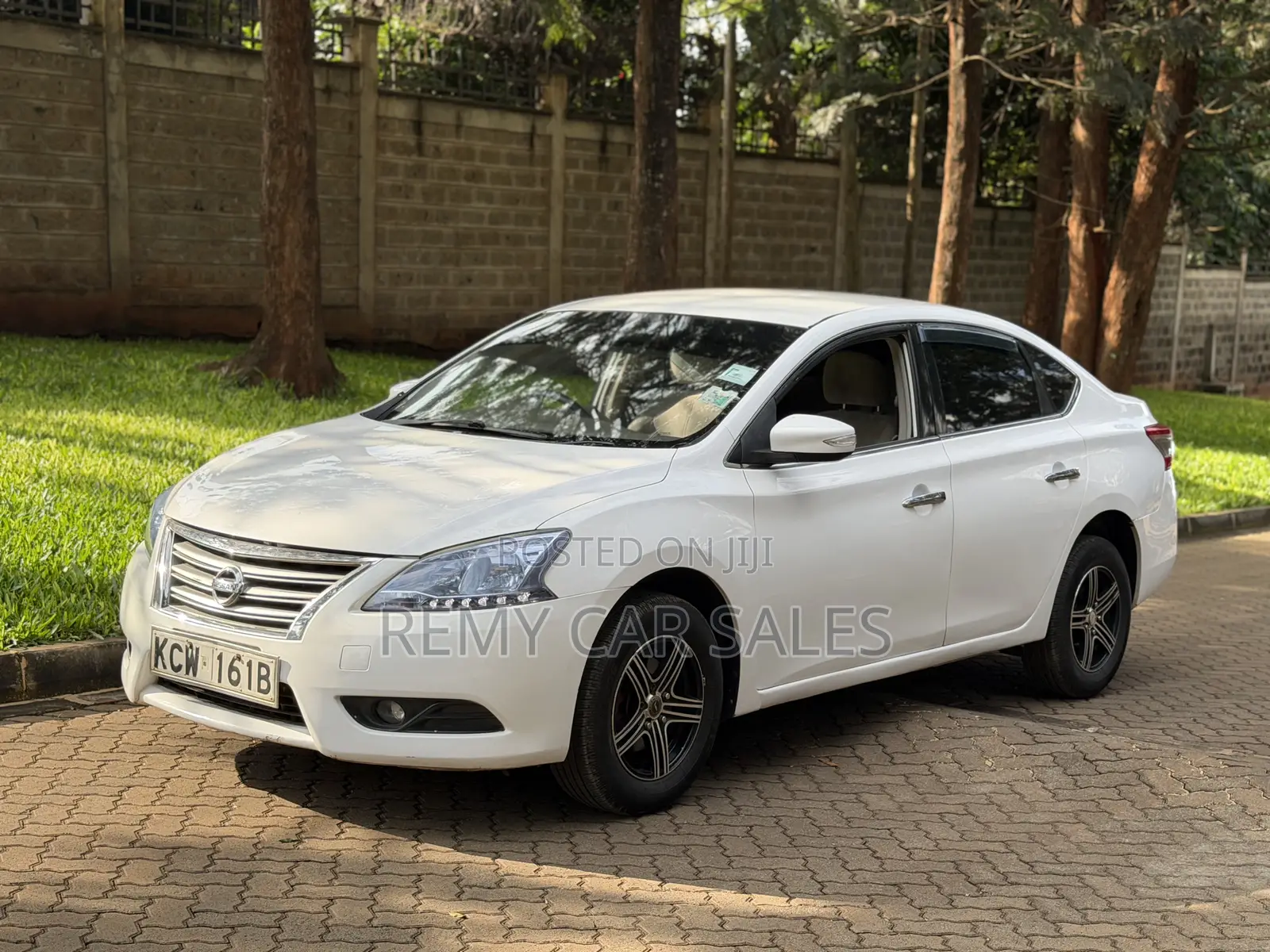 Nissan Bluebird 2013 White