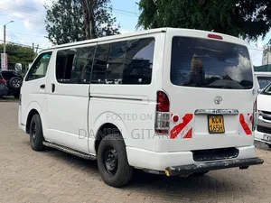 Toyota HiAce 2013 White