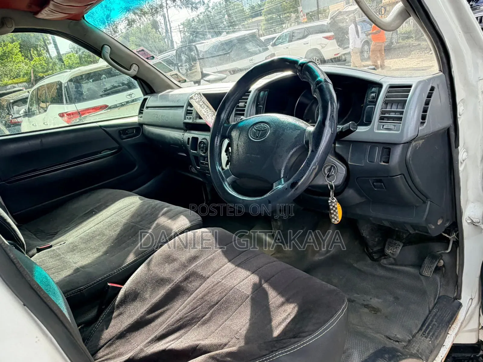 Toyota HiAce 2013 White
