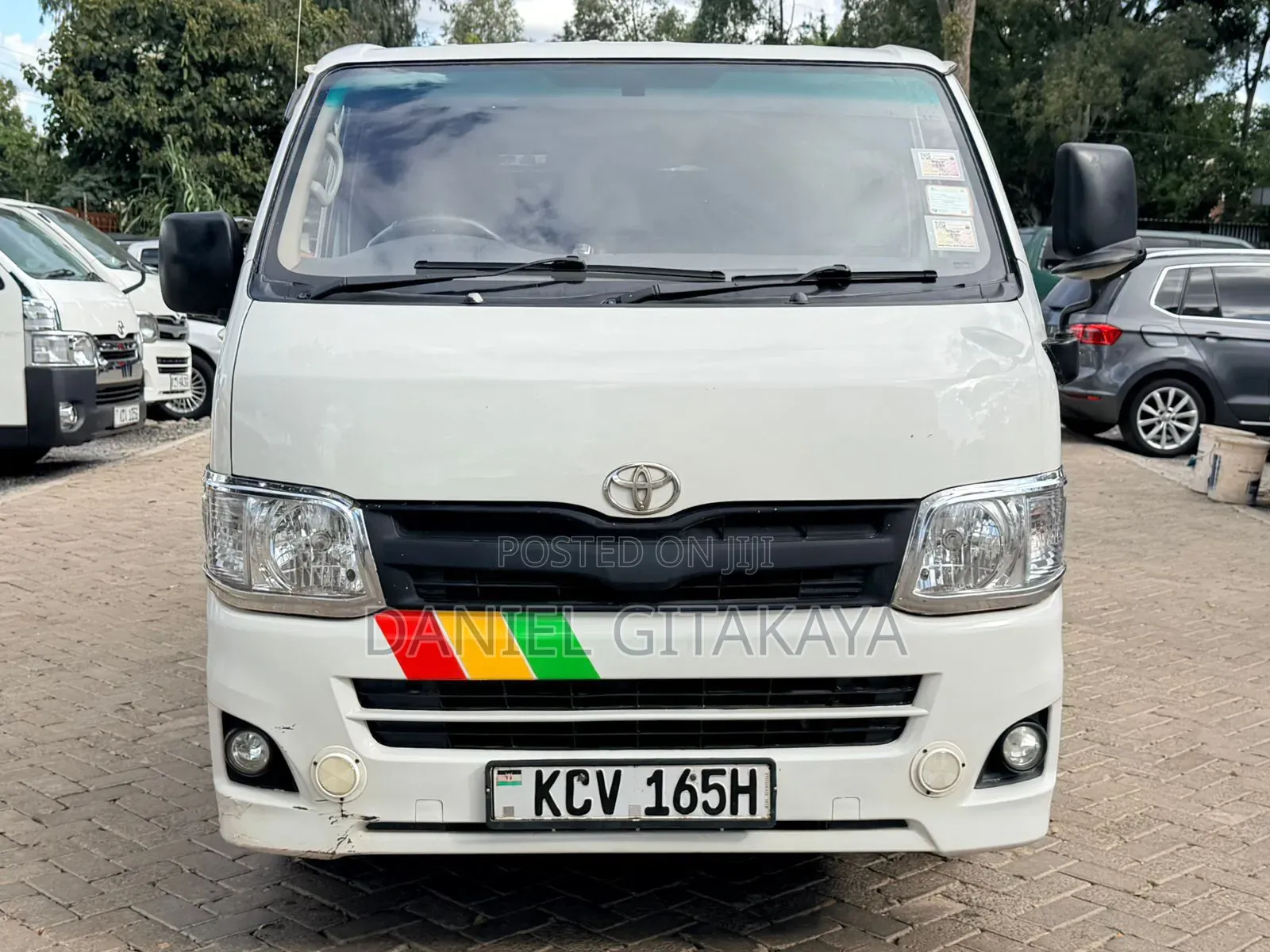 Toyota HiAce 2013 White