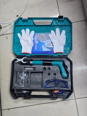 Manual Nail Gun - 25cm Compact Steel Fastening Tool for Wood Cement