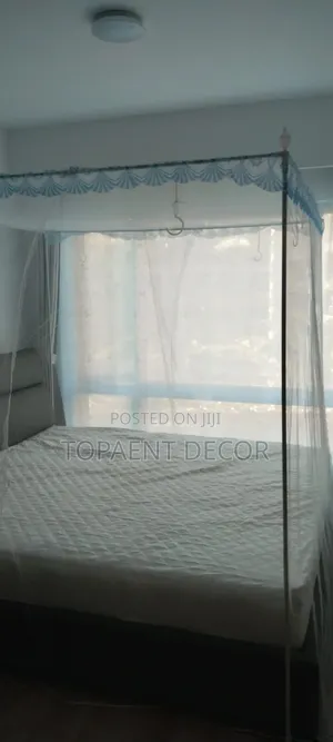 Well Fitting 4 Stand ,4 Corners Bed Mosquito Net