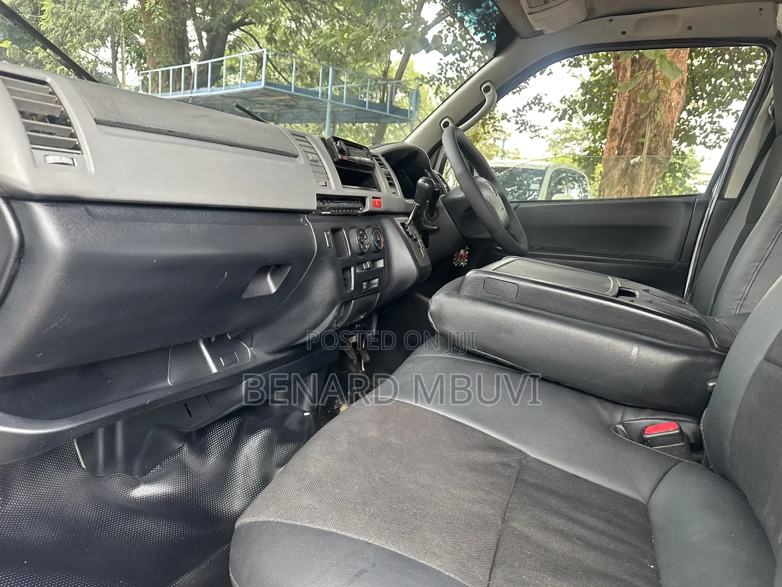 Toyota HiAce 2012 White