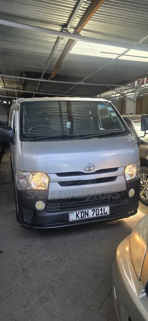 Toyota HiAce 2017 Silver