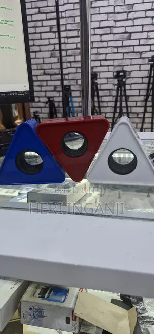 Mic Flag Triagle