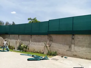 Privacy Fencing Net 90%