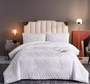 Hotel Quality Pintuck Duvet