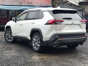 Toyota RAV4 2019 White