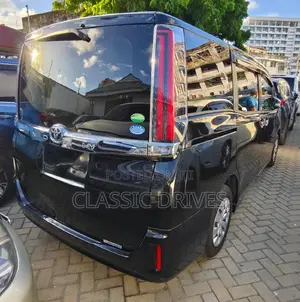Toyota Noah 2018 Black