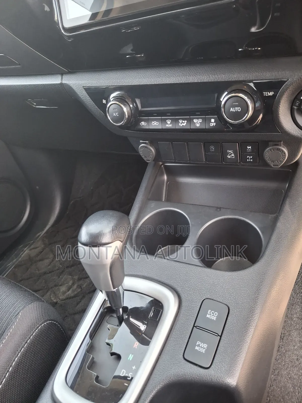 Toyota Hilux 2020 White